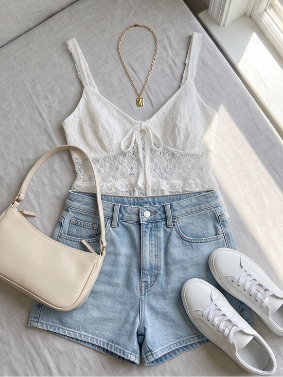 Hollister Tops - BNWT HOLLISTER White Lace Tie-Front Cami Top - Women
